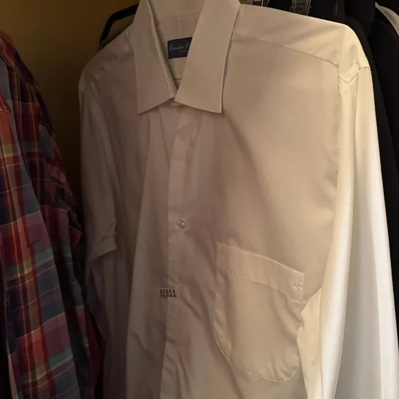 Tom James custom tailored dress shirts - Picture 15 of 15